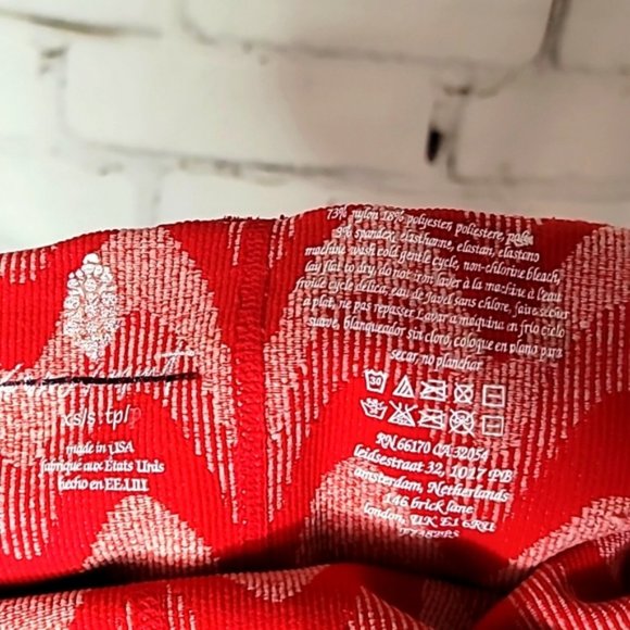 NWOT! Free People FP Movement Red Wave Yoga Leggings Size Extra Small / Small - Picture 6 of 6